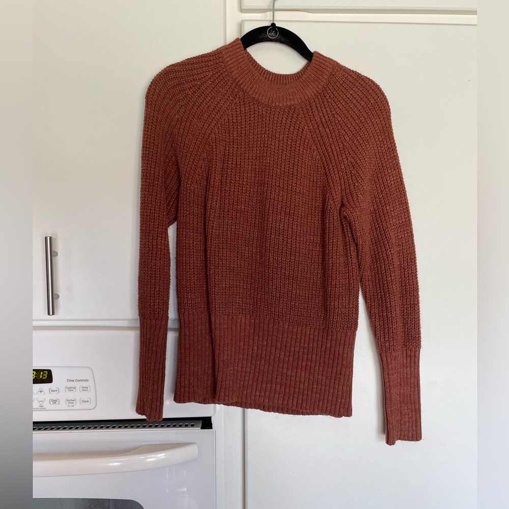 Universal Thread Burnt Orange Crowl Neck Sweater 🎃